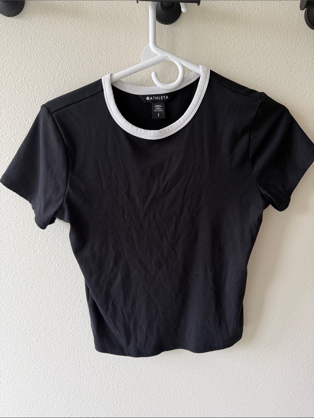 Athleta Black cropped ribbed ringer Crewneck Tee with White Trim